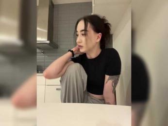 KiraKont webcam model stream image