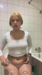 C1nn6m0n webcam model stream image