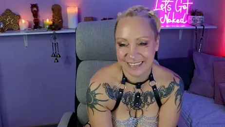 JaninaSecrets_ webcam model stream image