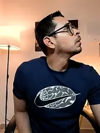 towers_j webcam stripchat model stream image