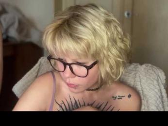 naughtylayla66 webcam bongacams model stream image