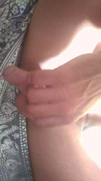 Cricha webcam model stream image