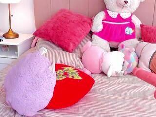 Bella Fontana webcam model stream image