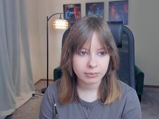 Madelene Henter webcam model stream image