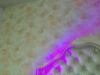 madhiison webcam model stream image