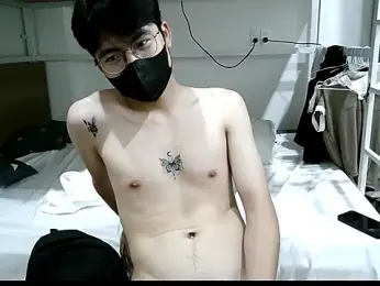 Gwencloudy webcam model stream image