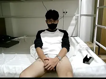 Gwencloudy webcam stripchat model stream image