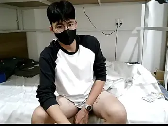 Gwencloudy webcam model stream image