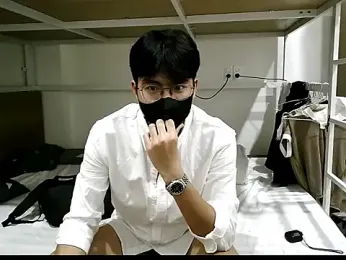 Gwencloudy webcam model stream image