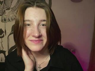 Kyong Niwa webcam model stream image