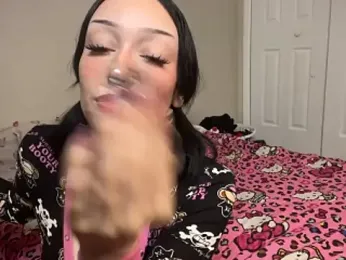 strwbrrymilk webcam model stream image