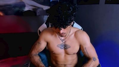 Thomas_fit1 webcam model stream image