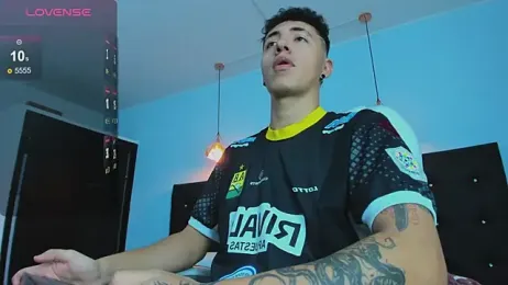 Lobo_17_ webcam model stream image