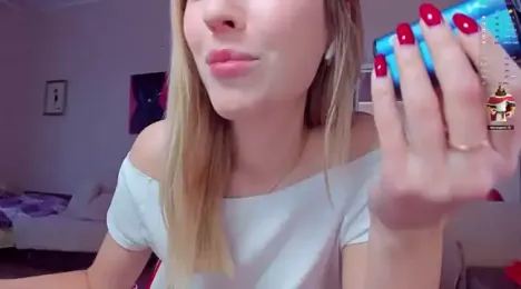 HotCarolineXO webcam model stream image