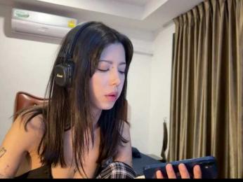 wavy_nights webcam model stream image