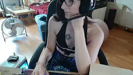 Nuyara webcam stripchat model stream image