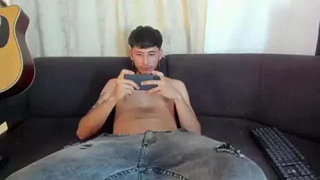 Henrikk_senn webcam stripchat model stream image