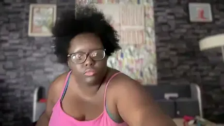 -Yagurlwest webcam stripchat model stream image