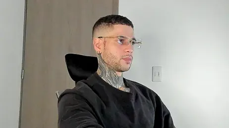 _jamesleandros1 webcam stripchat model stream image