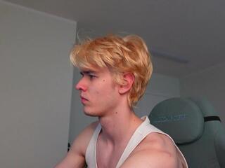 Logan Fraser webcam model stream image