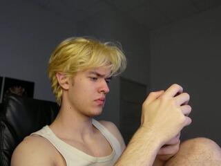 Logan Fraser webcam model stream image