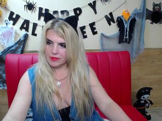 Julya Barbi webcam model stream image