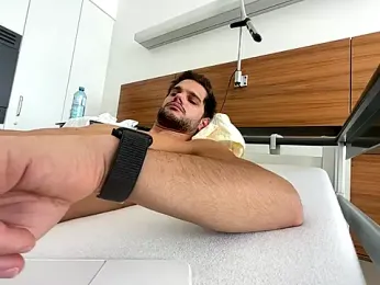 youngboyformommy24 webcam model stream image