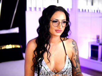 MistyWooods webcam model stream image