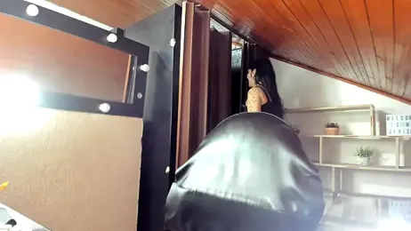 Tania_mature webcam model stream image