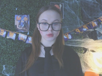 DynaBae webcam model stream image