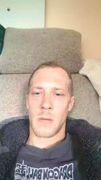 Yeaah webcam cam4 model stream image