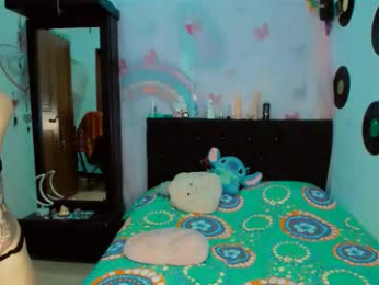 2girls__dream webcam model stream image