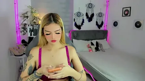 AlexandraMooree webcam model stream image