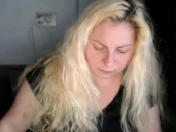 candycream74 webcam model stream image