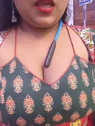 Moon_luxe webcam model stream image