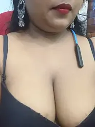 Moon_luxe webcam model stream image