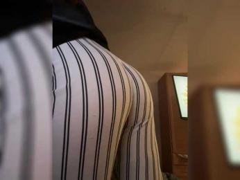 LollaDolly webcam model stream image
