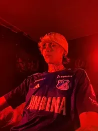 AcidMilo webcam model stream image