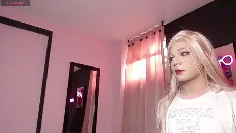 Poison_luna webcam model stream image