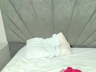 eclipseloveos webcam model stream image