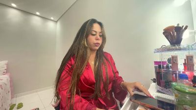 Laryy25 webcam model stream image