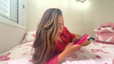 Laryy25 webcam model stream image