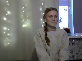 MarinaMOON webcam model stream image