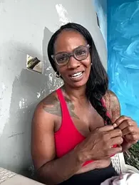 Bustykeyla webcam model stream image