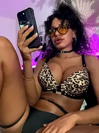 AlyssaHottv_ webcam model stream image