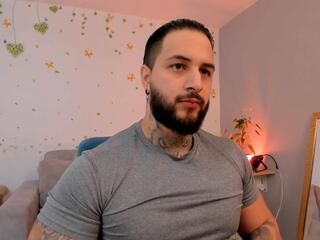 Max Dic webcam model stream image