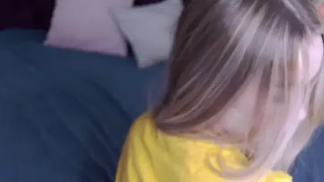 Evapeach_ webcam model stream image