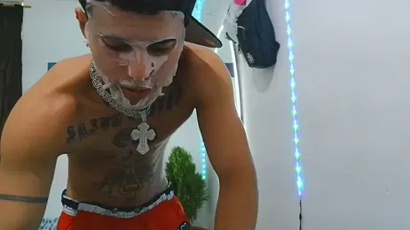 Skartoliver webcam model stream image