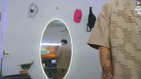 Skartoliver webcam model stream image