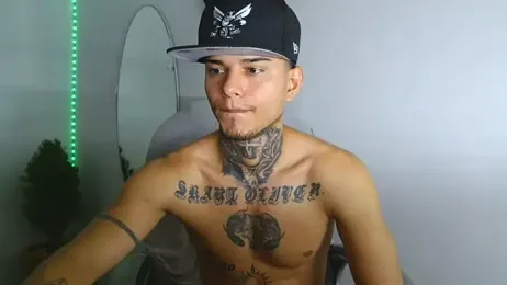 Skartoliver webcam model stream image